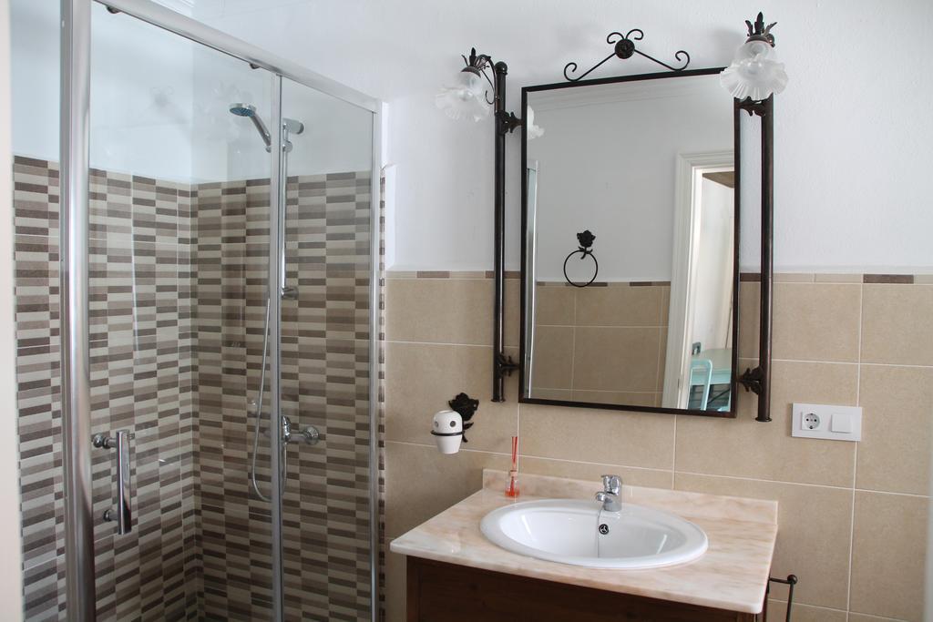 La Fuente De El Nacimiento Guest House Бенамаома Екстериор снимка