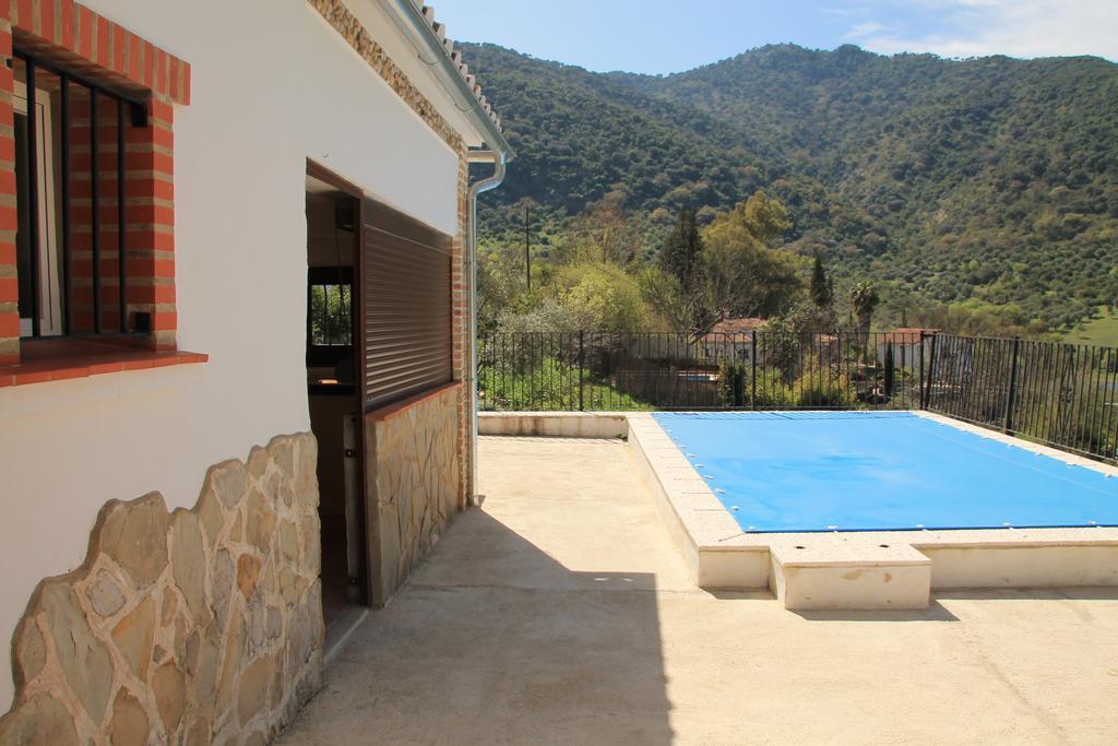 La Fuente De El Nacimiento Guest House Бенамаома Екстериор снимка