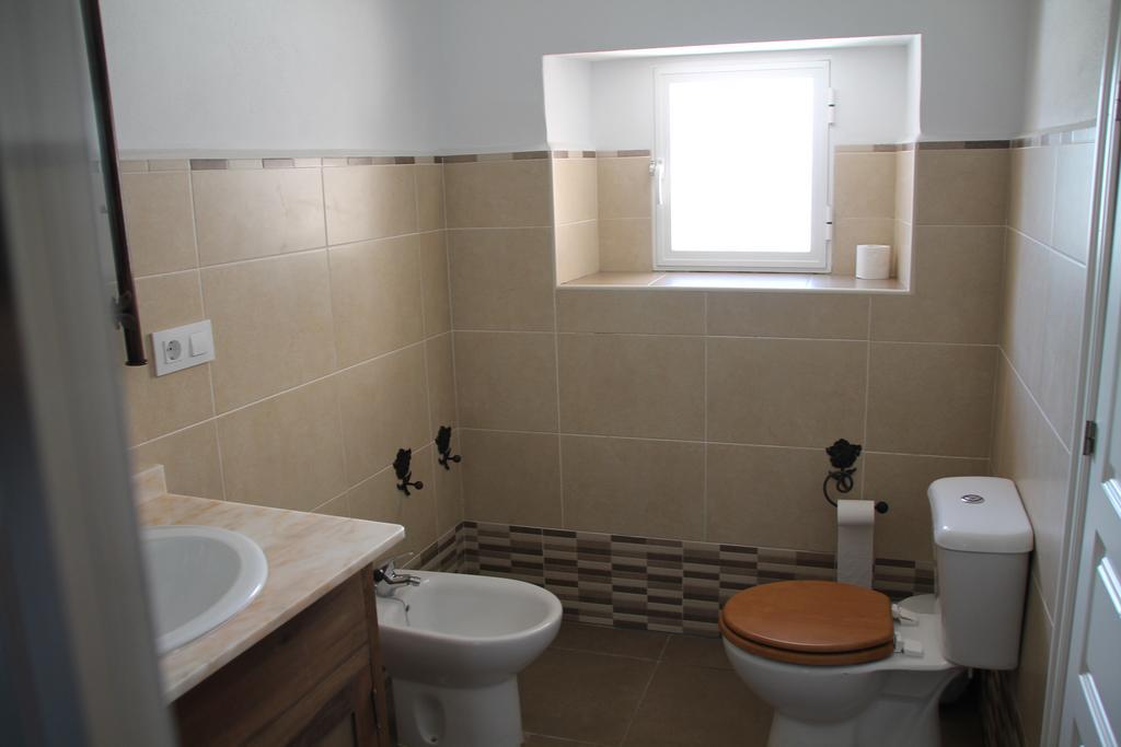 La Fuente De El Nacimiento Guest House Бенамаома Екстериор снимка