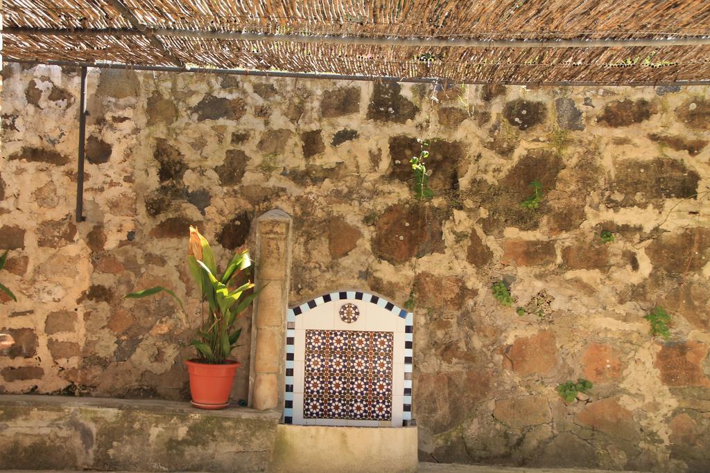La Fuente De El Nacimiento Guest House Бенамаома Екстериор снимка