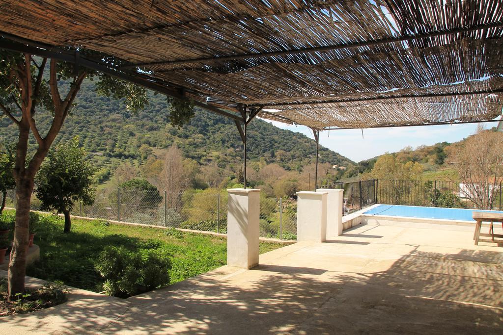La Fuente De El Nacimiento Guest House Бенамаома Екстериор снимка