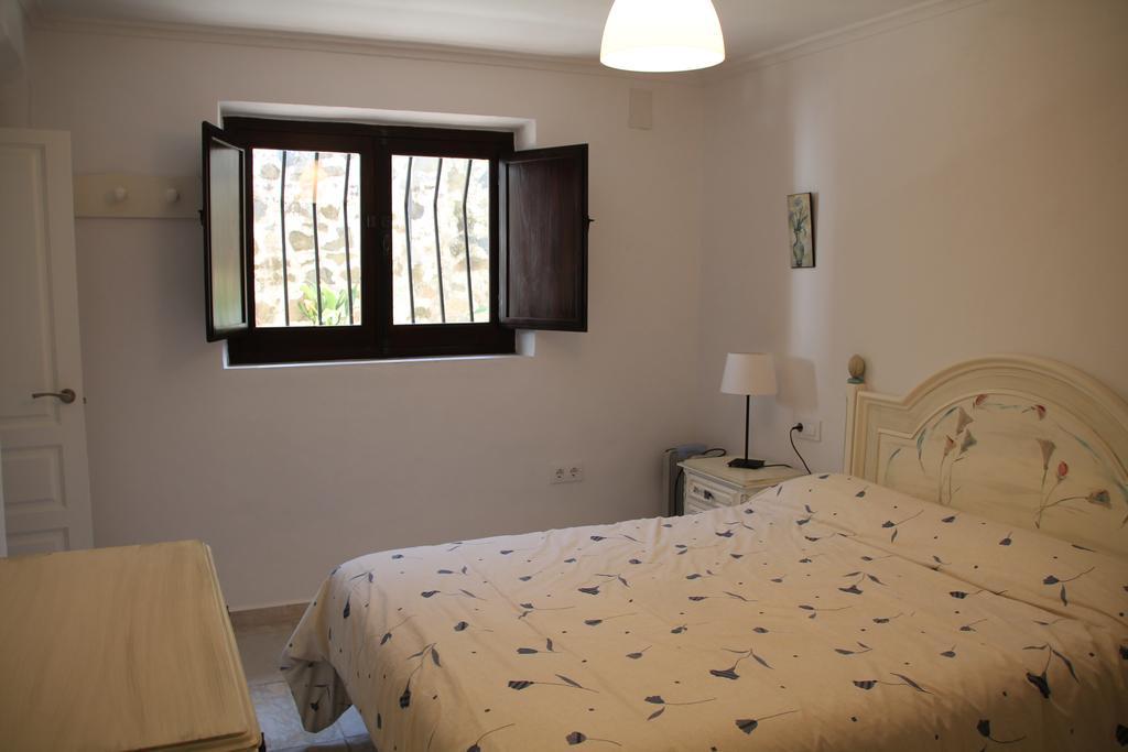 La Fuente De El Nacimiento Guest House Бенамаома Екстериор снимка