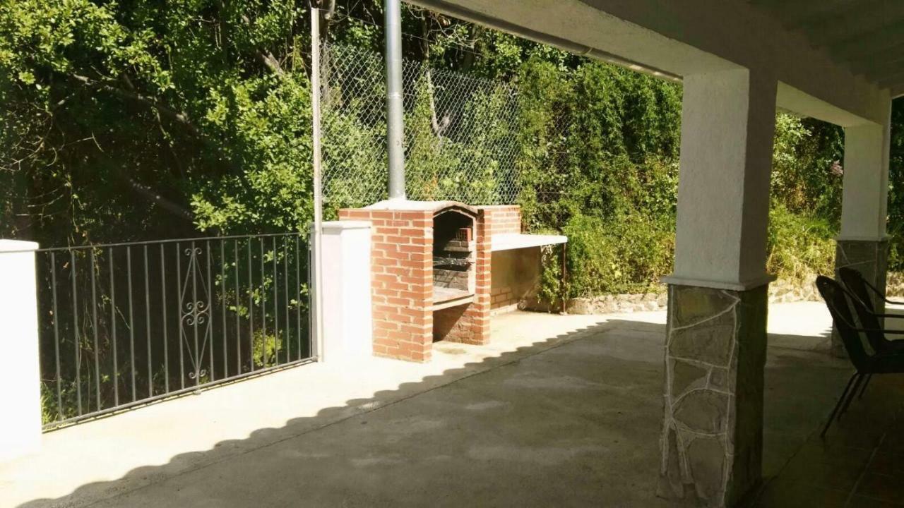 La Fuente De El Nacimiento Guest House Бенамаома Екстериор снимка